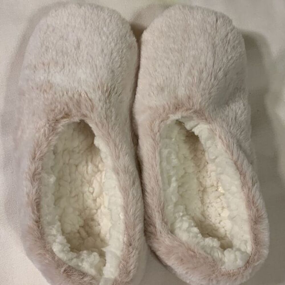 Light pink with white Sherpa lining house slippers. Very cozy.  Size 8-9
